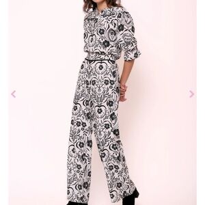 Beyond by Vera Floral Black and White Palazzo Pants NEW!